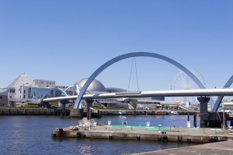名古屋港水族館とポートブリッジ